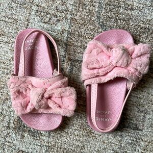 JANIE and JACK pool sides size 8